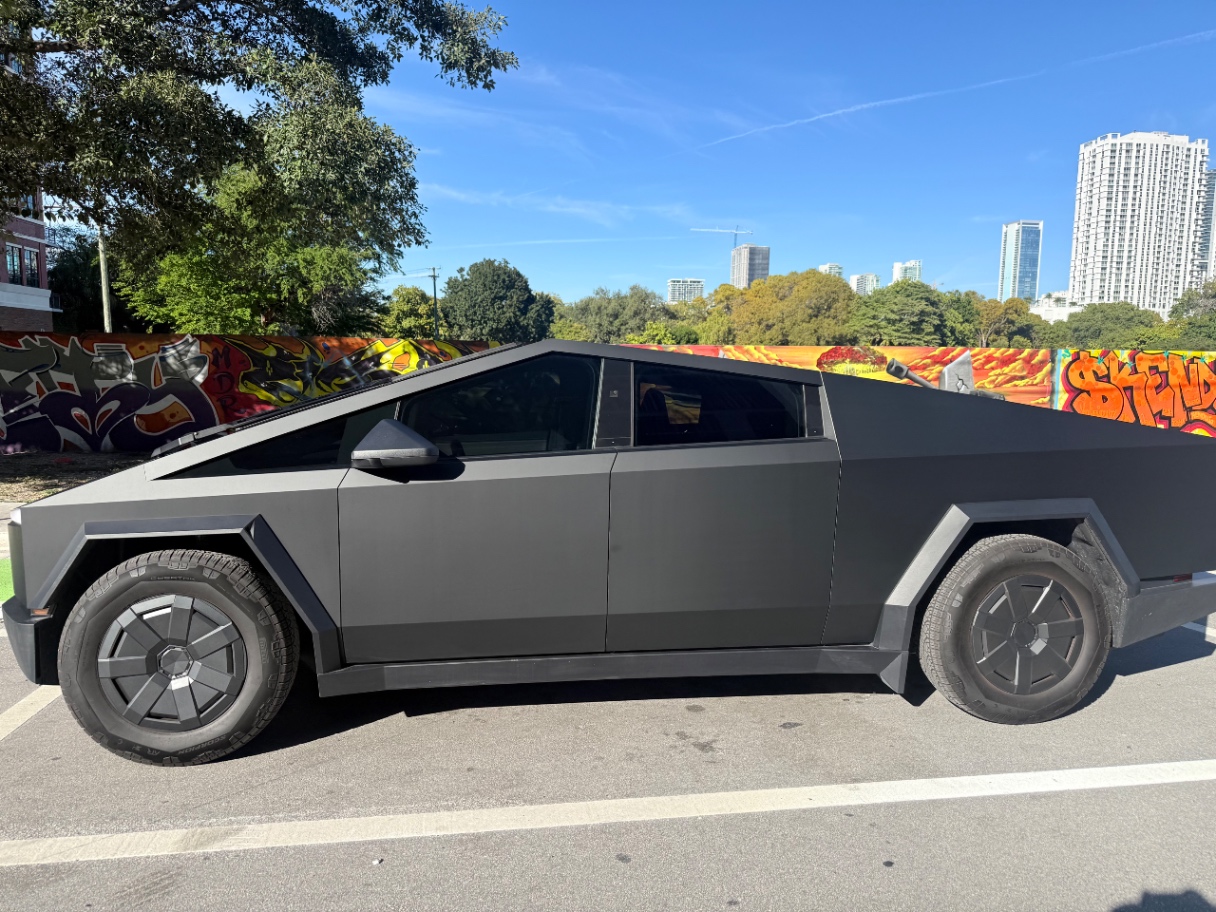 Luxury Car White Glove Service Miami